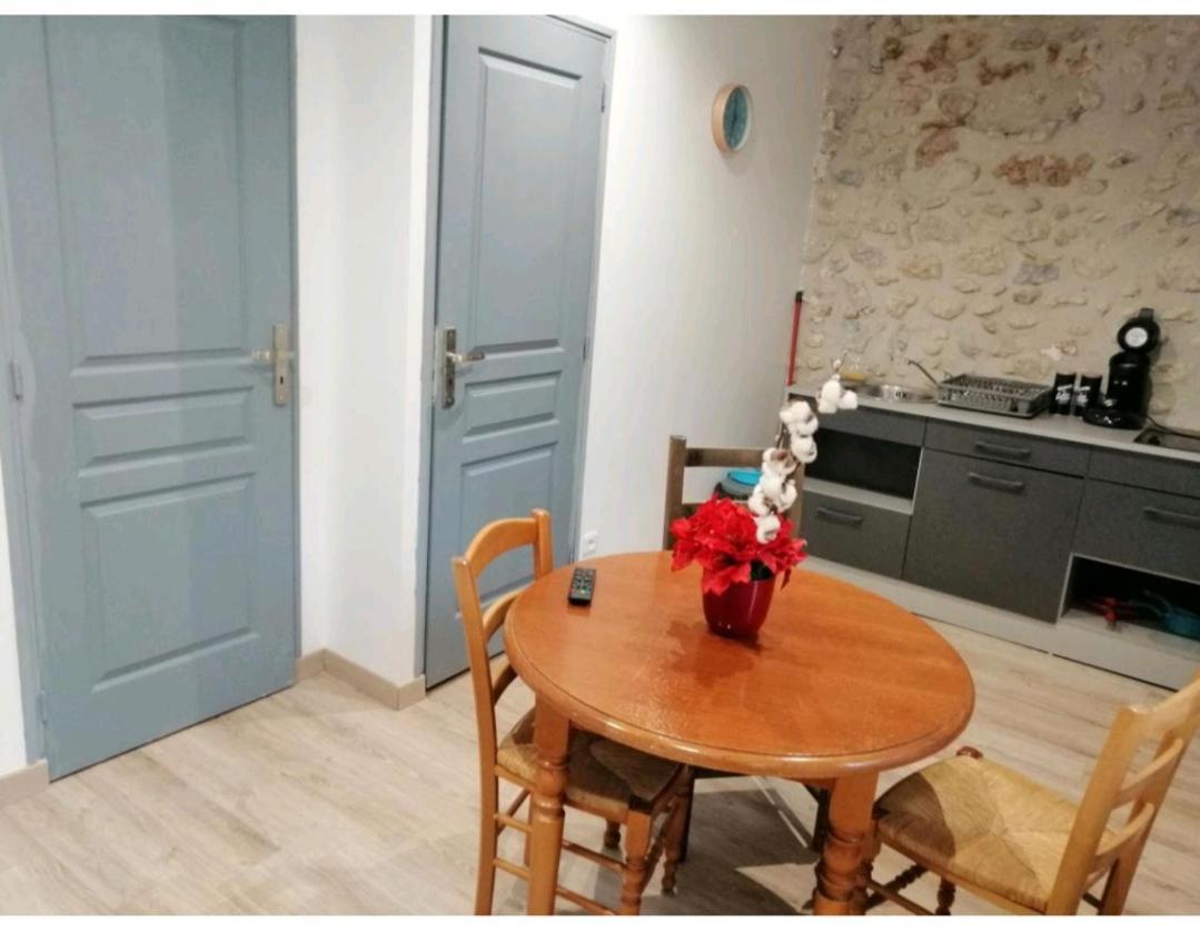 Le Studio Apartman Saint-Jean-en-Royans Kültér fotó